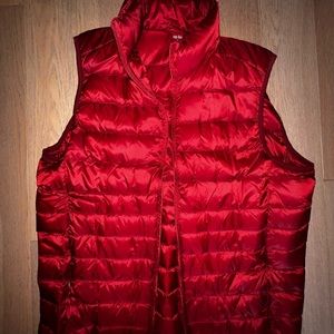 Dark red light weight puffer vest